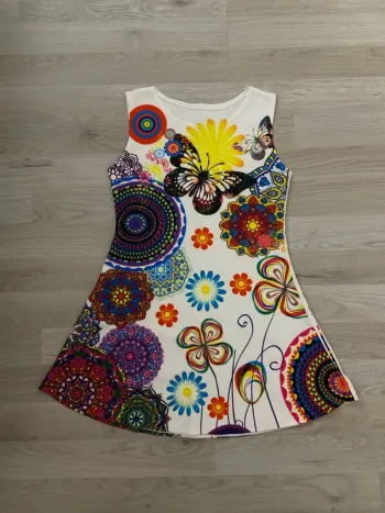 Robe à motifs, sans manche Taille 6 ans