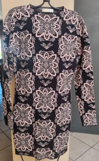 Robe noire et marron épaisse