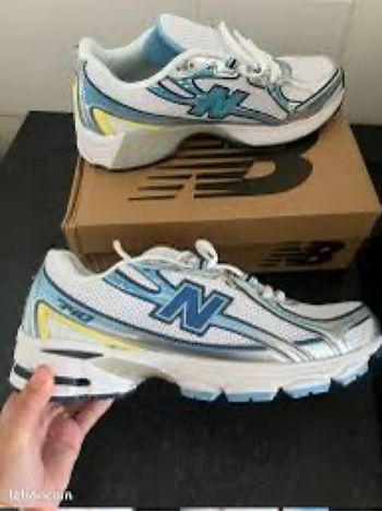 New Balance 740 rétro bleu gris jaune blanc 30