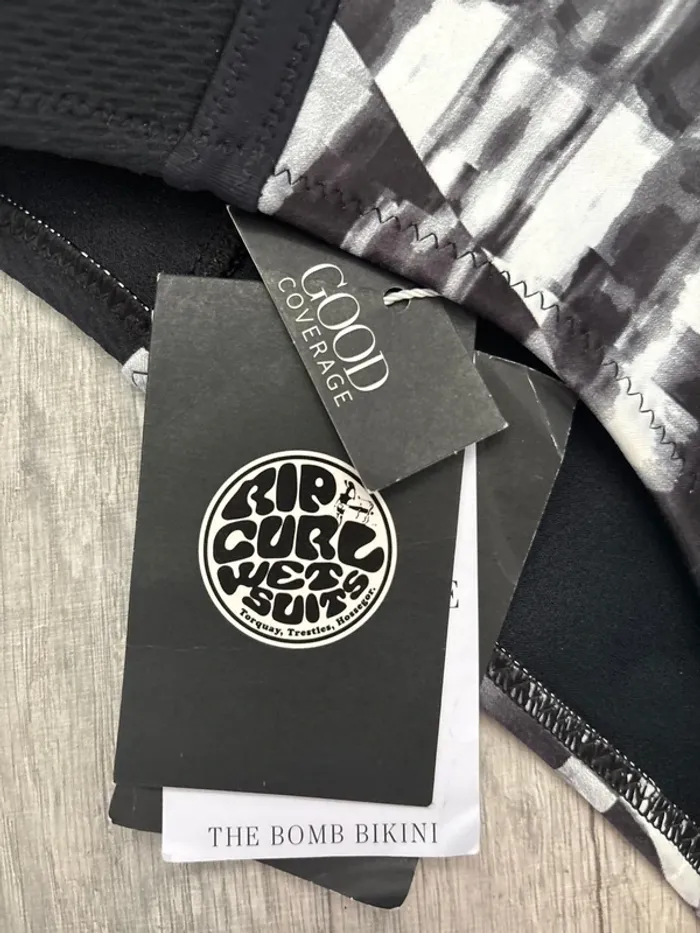maillot de bain, noir et blanc - photo numéro 3