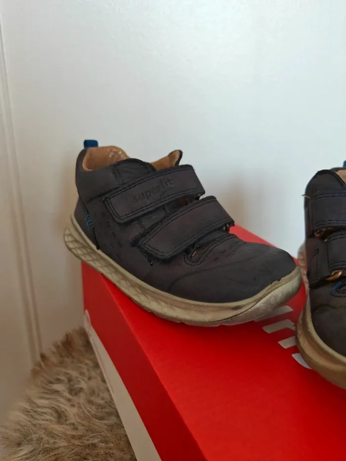 Chaussures garçon taille 25 - photo numéro 2
