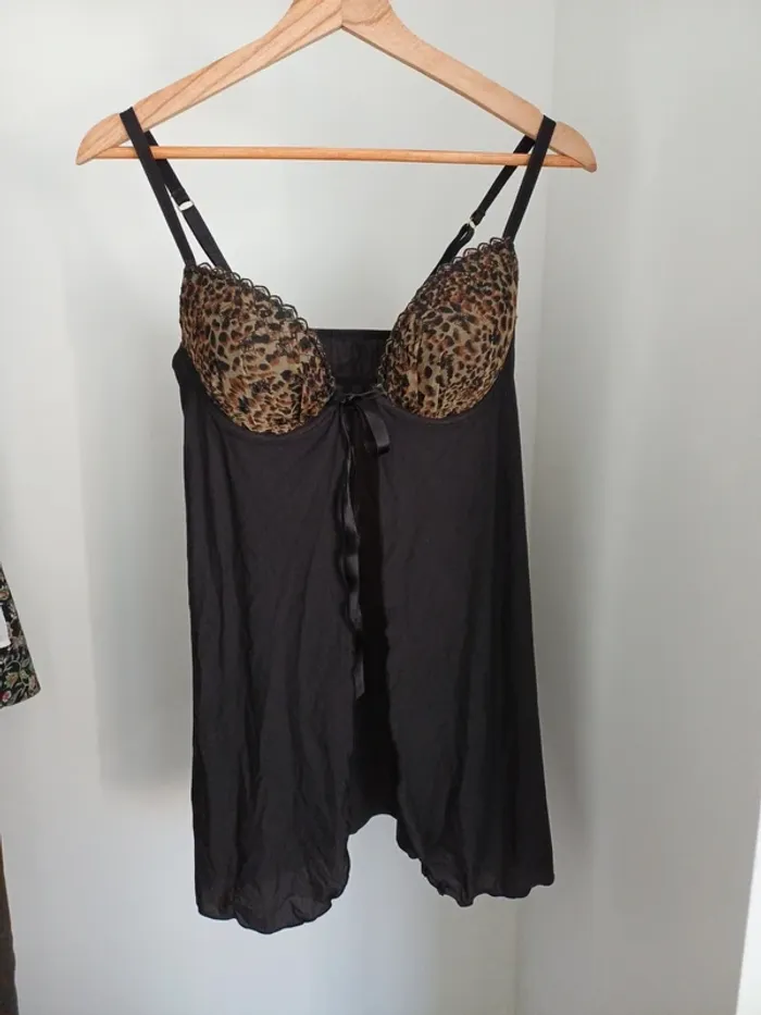 Nuisette noire et léopard 90C neuve