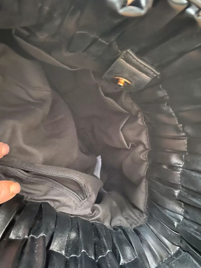 Sac seau bandoulière plissé noir - photo numéro 4