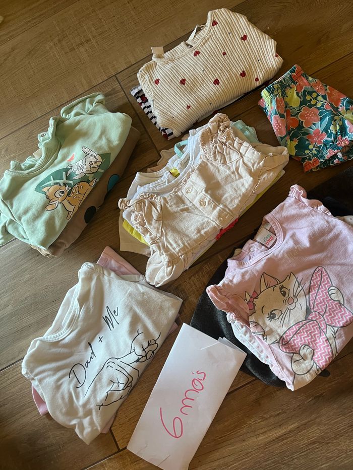 Lot vêtement bébé taille 6 mois