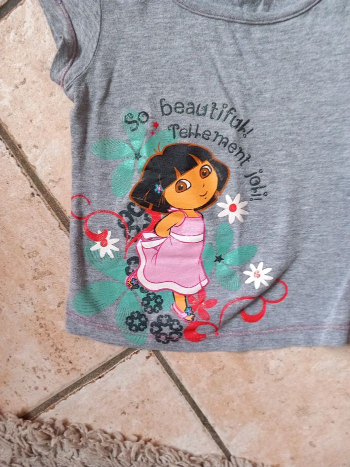 T-shirt 4 ans Dora + figurine - photo numéro 2