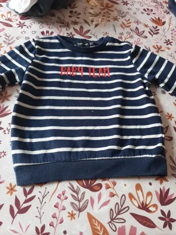 Pull taille 36 mois