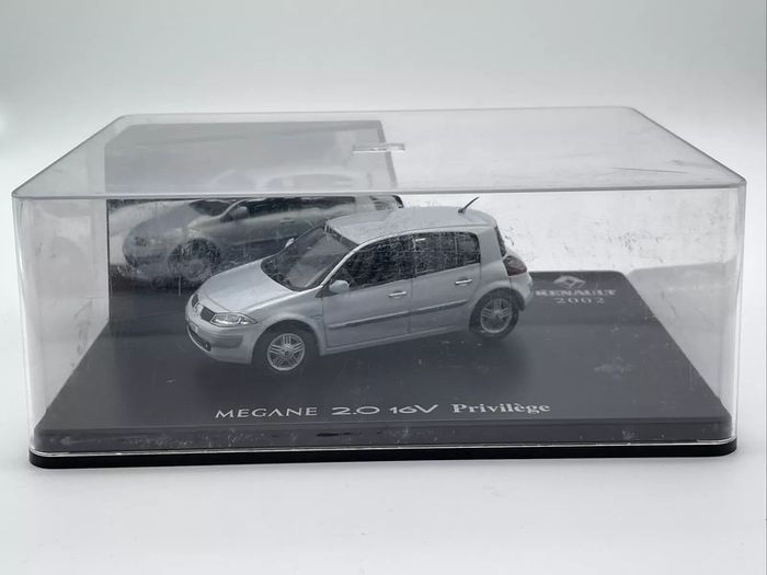Coffret Renault Mégane 2.0 16V Privilège 1/43
