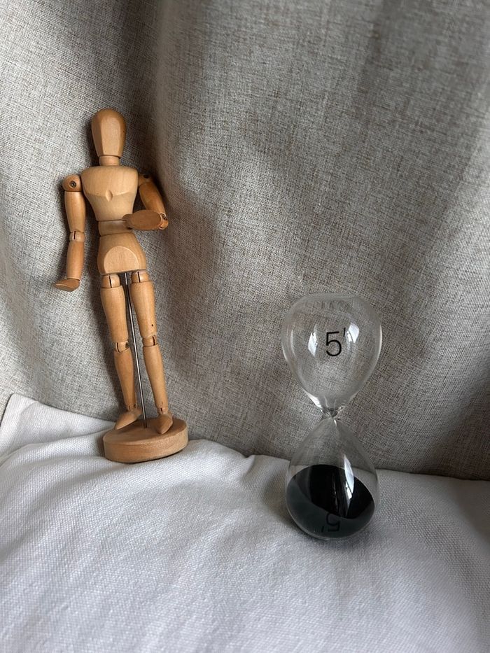 🎨 Lot Déco : Mannequin d'artiste articulé & Sablier 5 min - photo numéro 5