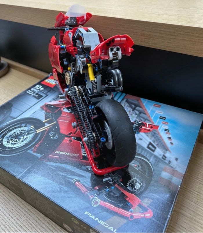 Lego Technic moto ducati - photo numéro 5