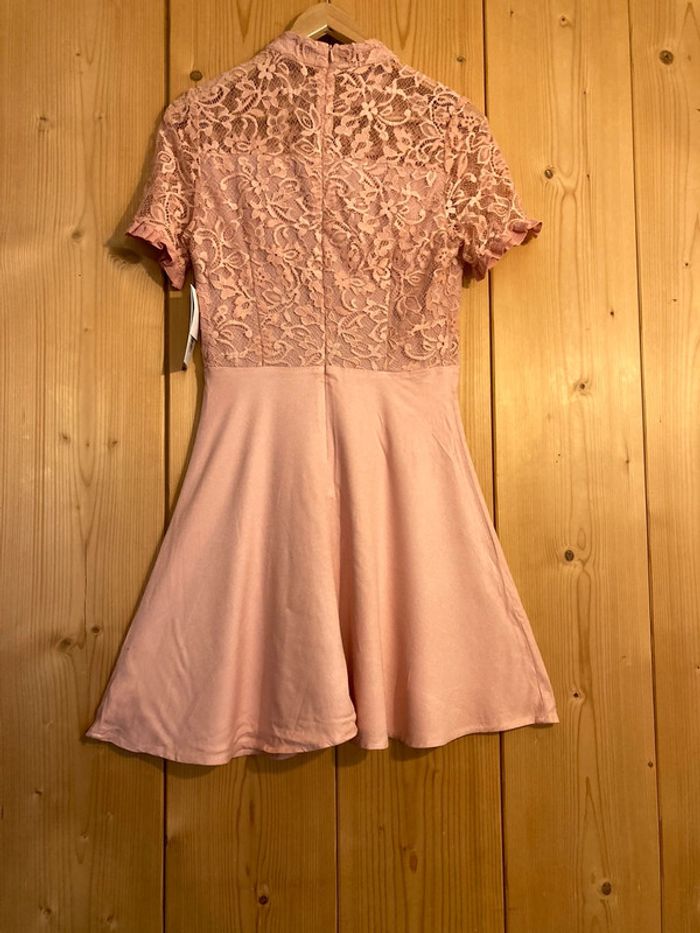 Robe dentelle rose poudré neuve - photo numéro 2