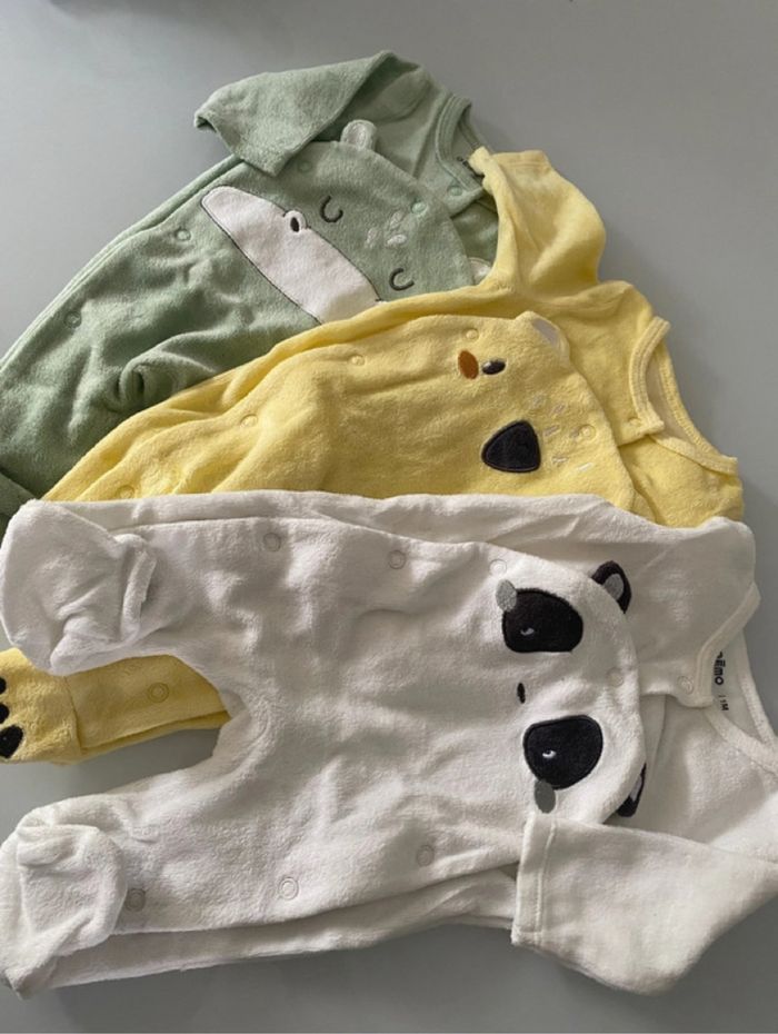 Lot 4 pyjamas velours + 2 bodys