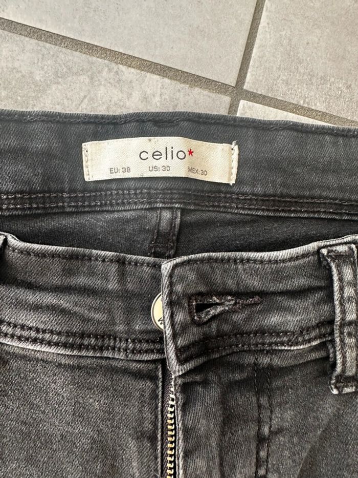 Short en jean noir – Celio – Taille 38 – Très bon état - photo numéro 3
