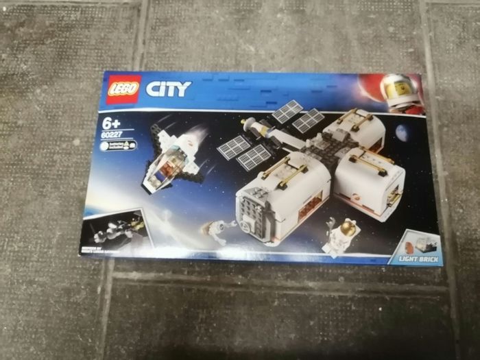 Lego City 60227 La station spatiale lunaire
[NEUF]
