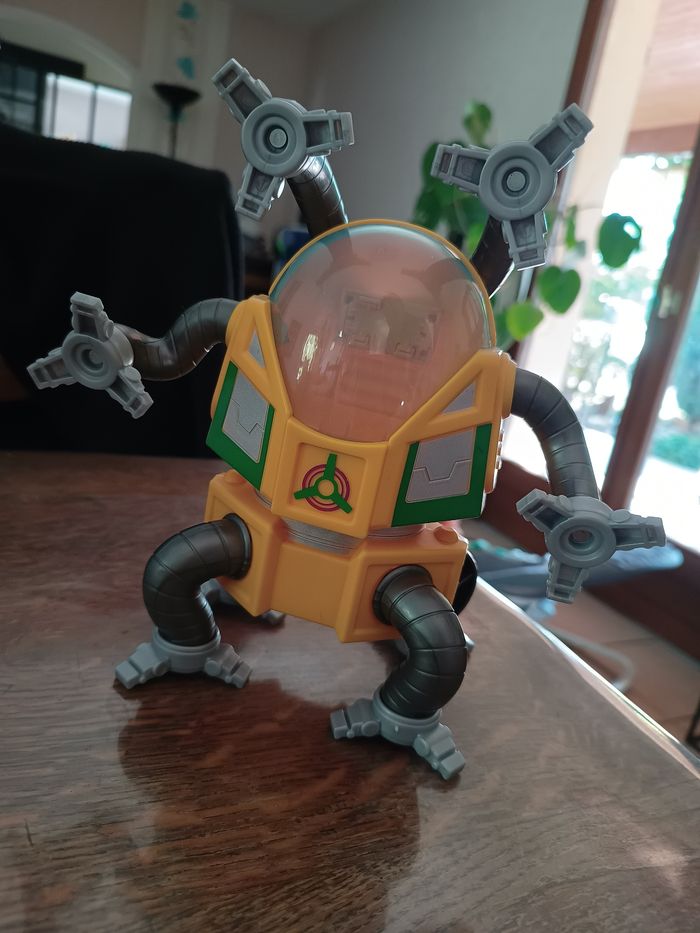Robot pieuvre + Figurine articulée Octopus (Doc Ock) 10cm - Spidey et ses amis - photo numéro 4