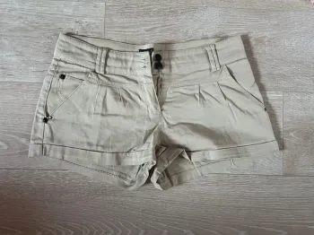 Short beige