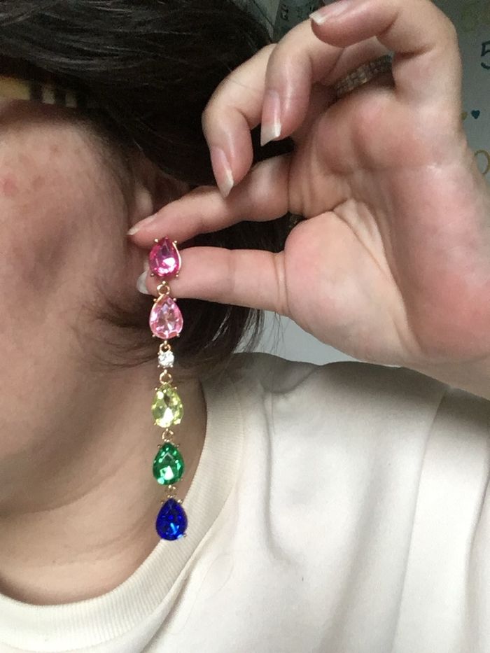 Boucles d’oreilles pendantes NEUVES pour femme avec pierres multicolores - photo numéro 2