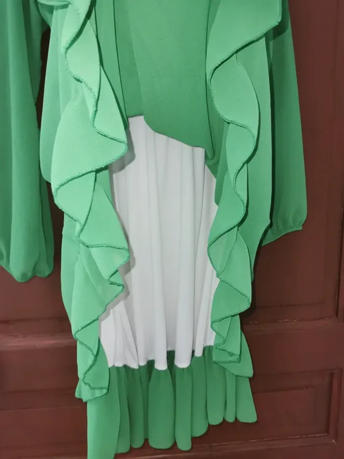 Robe volants vert pomme. - photo numéro 4