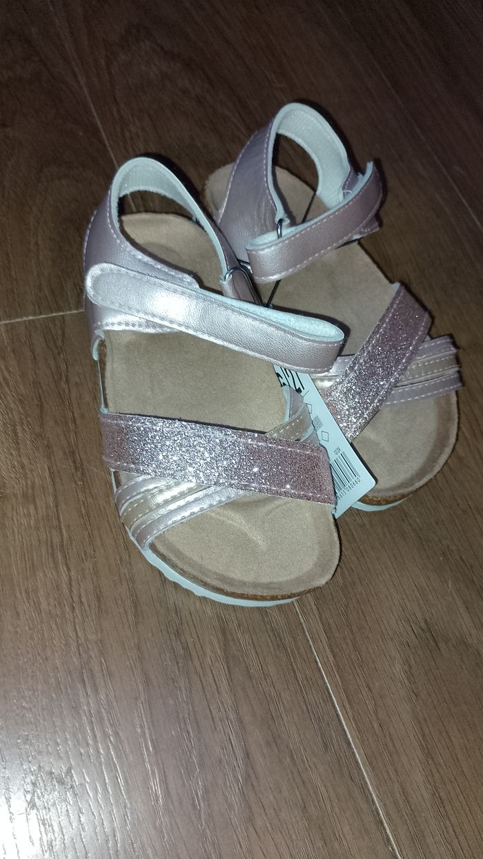 Sandale 26/27 neuve