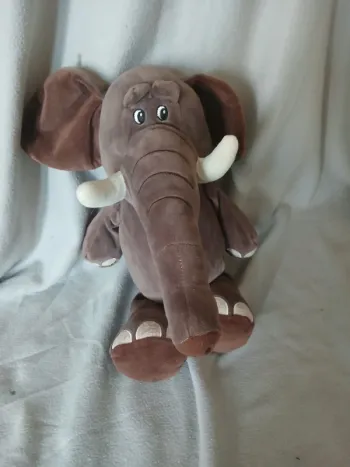 Peluche éléphant