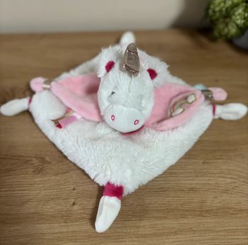 Neuf doudou plat licorne rose blanc arc en ciel baby nat ´ babynat