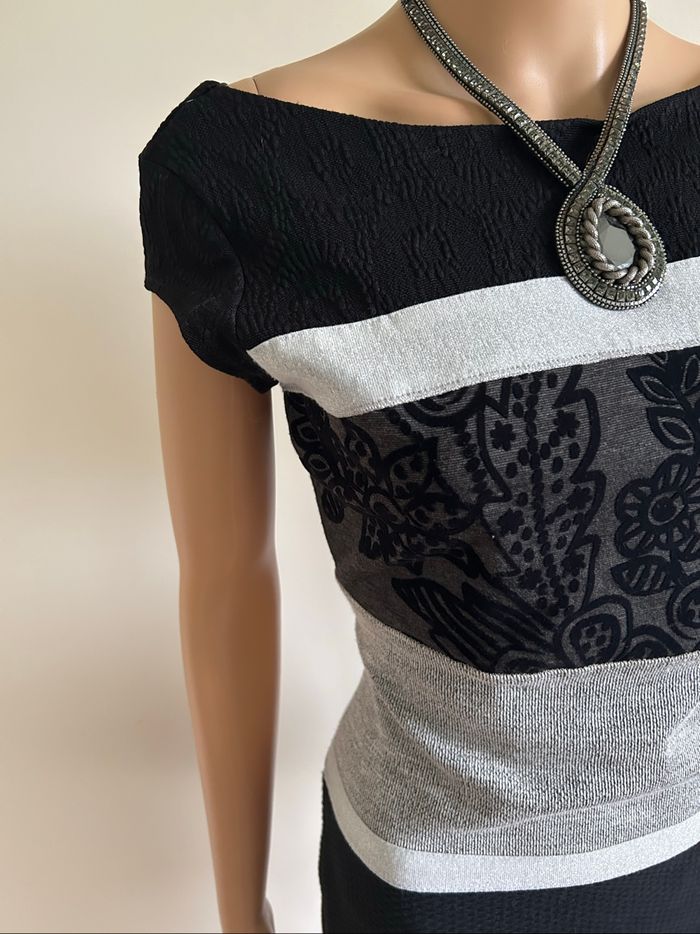 Robe noire et grise à manches courtes Desigual taille S jamais portée - photo numéro 4
