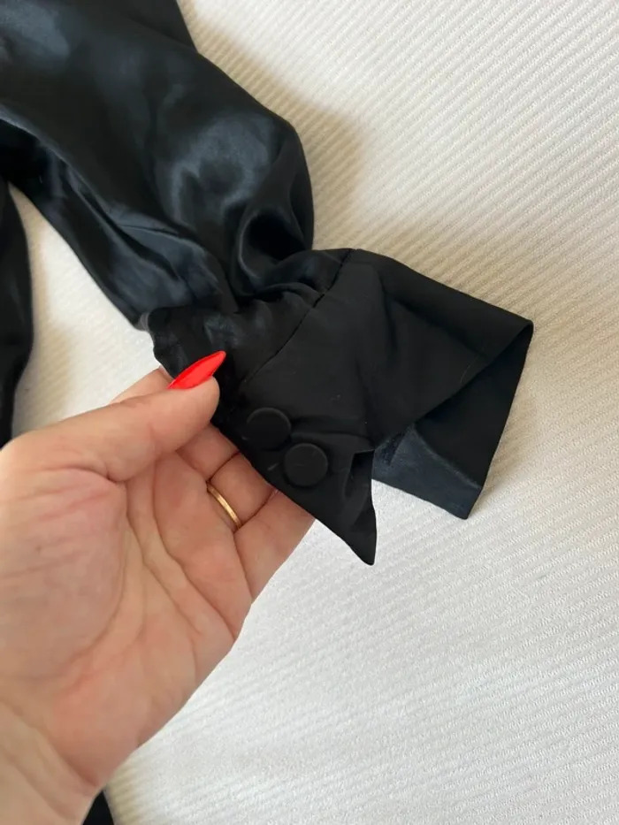 Robe noire, effet satinée Zara taille - photo numéro 3