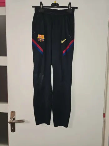 Pantalon survetement nike FCB 11/12 ans