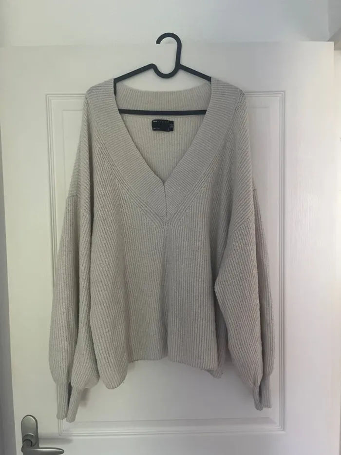 Pull asos col V