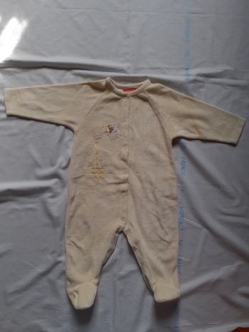 Babygros jaune avec motif