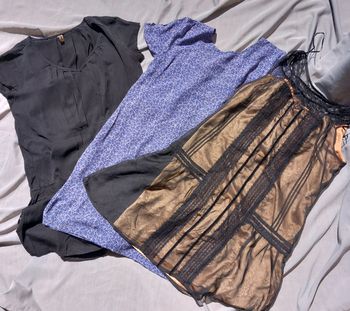 Lot 3 robes Only Cache cache