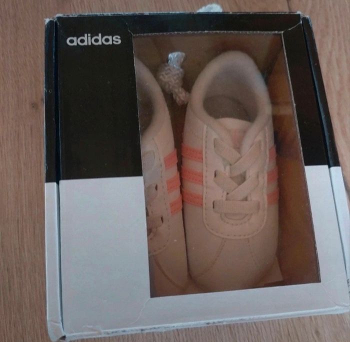 Chaussure bébé taille 19 - photo numéro 2