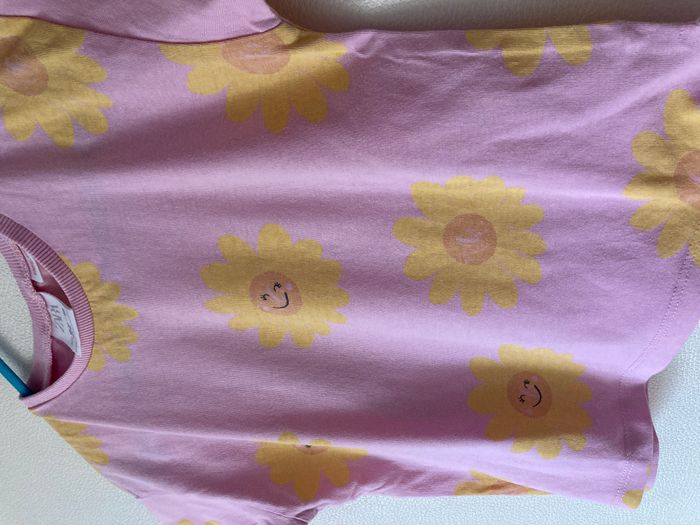Tee-shirt rose avec marguerite taille 18/24 - photo numéro 2