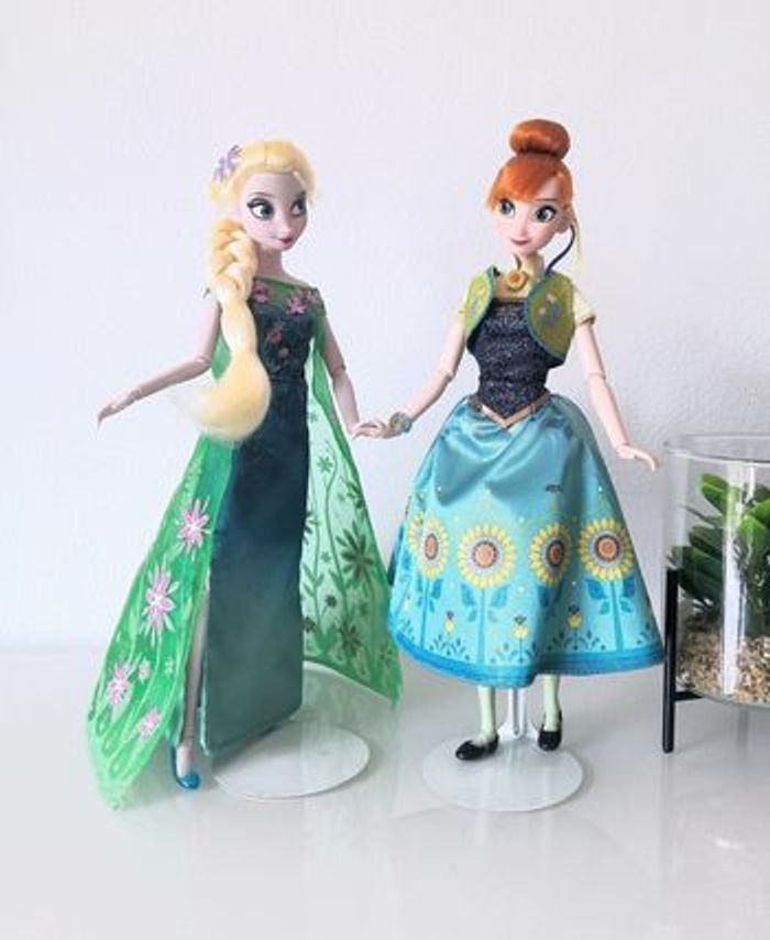 Ensemble de poupées "La Reine des Neiges" Disney NEUVES - photo numéro 1