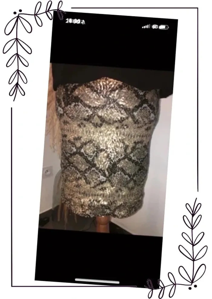 Robe chic noire avec sequin dorée - photo numéro 3