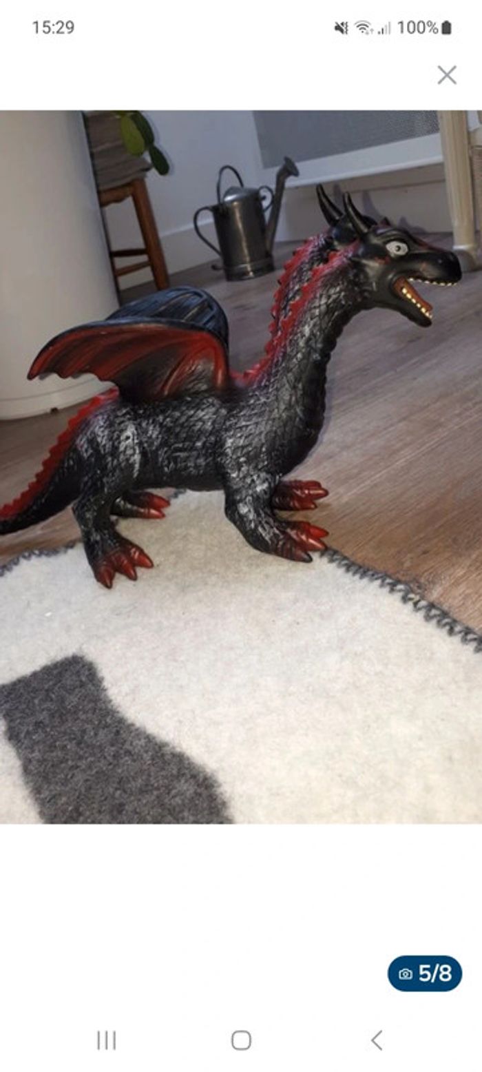 Jouet dragon à 2 têtes
Toys'r us noir et bordeaux - photo numéro 3