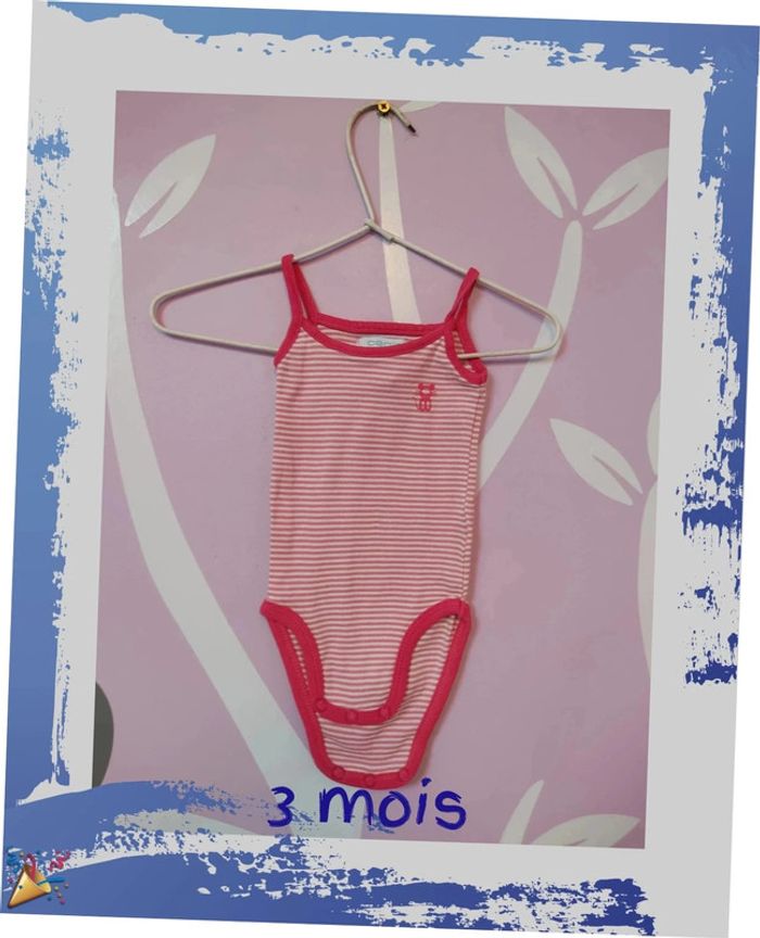 Lot 2 bodies sans manches Obaibi 3 mois
