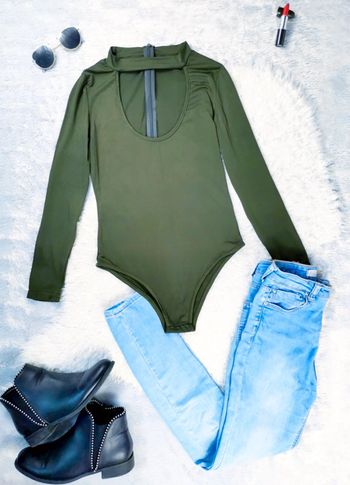 Body kaki col en V - T.S ou T.36 🖤