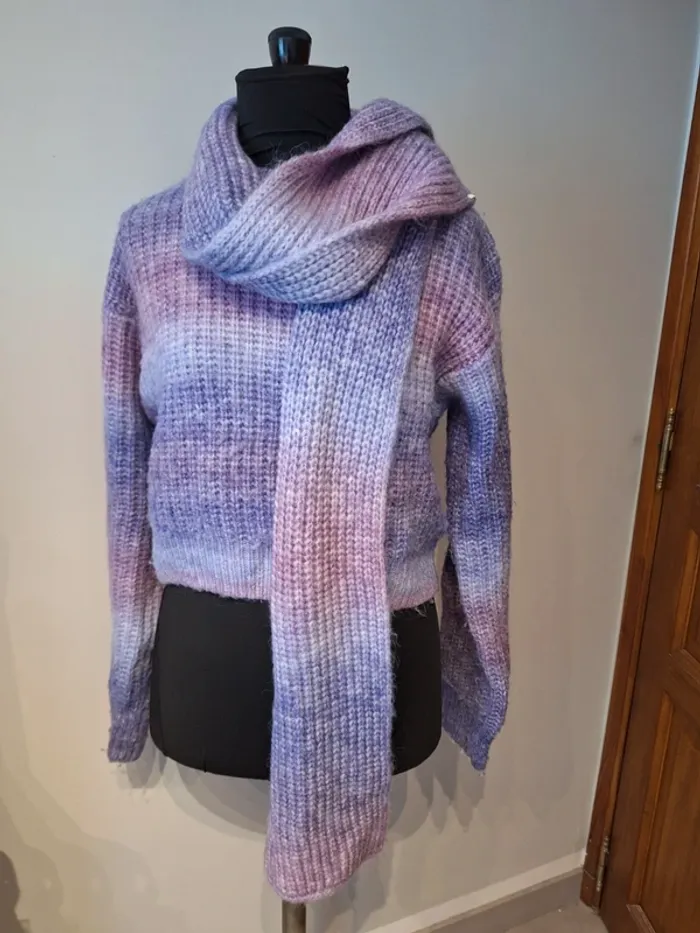 Ensemble pull et écharpe Gémo 14 ans