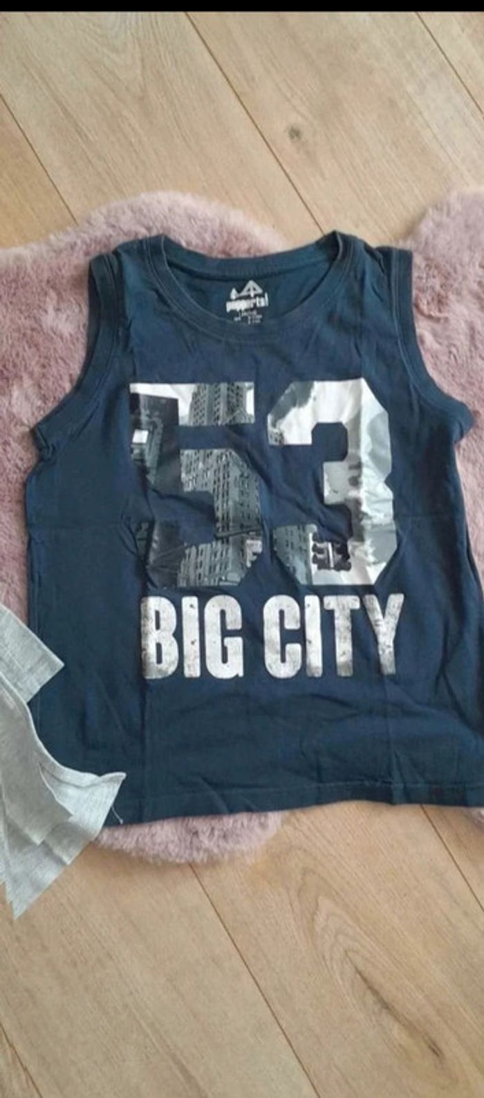 lot de T-shirt 8/ 9 ans + un débardeur - photo numéro 3