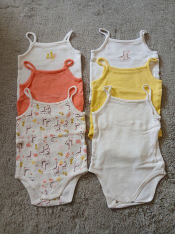 Lot de 23 body