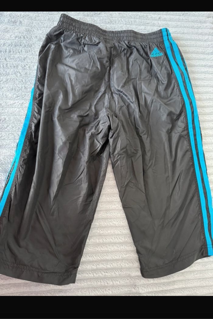 Pantacourt short Adidas taille 11/12 ans - photo numéro 4