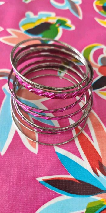 12 bracelets fille en métal