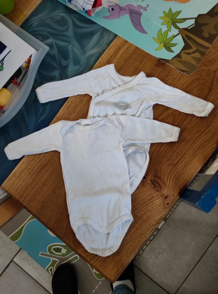 Lot body petit bateau 1 mois
