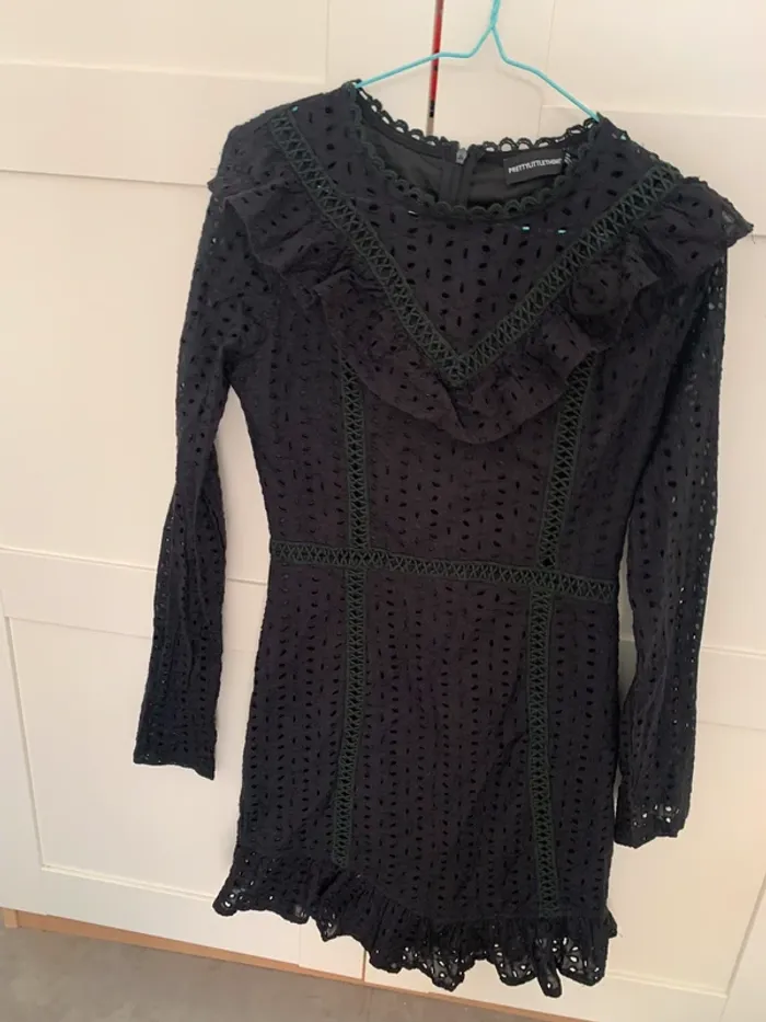 Robe noire broderie anglaise - photo numéro 2