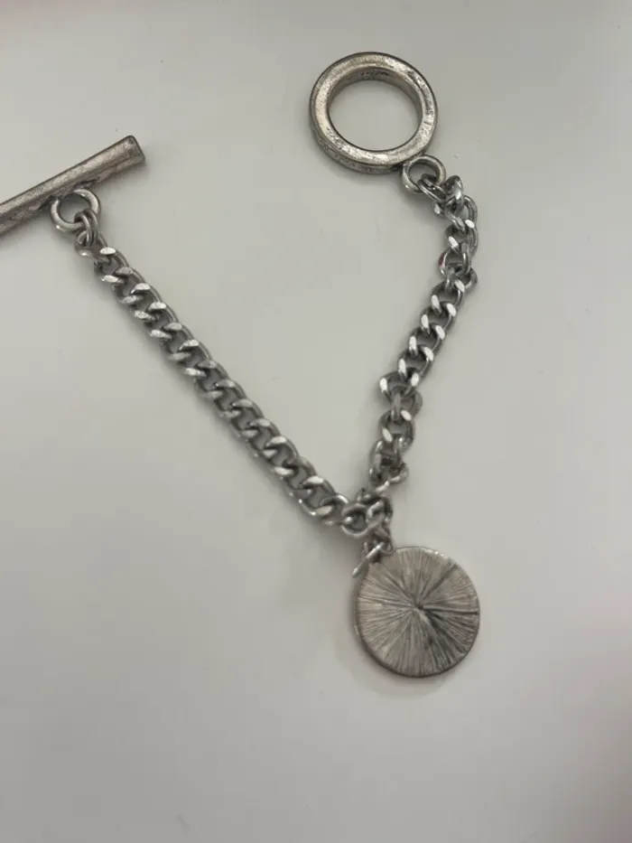 Bracelet tête de mort ikks jamais porté - photo numéro 3