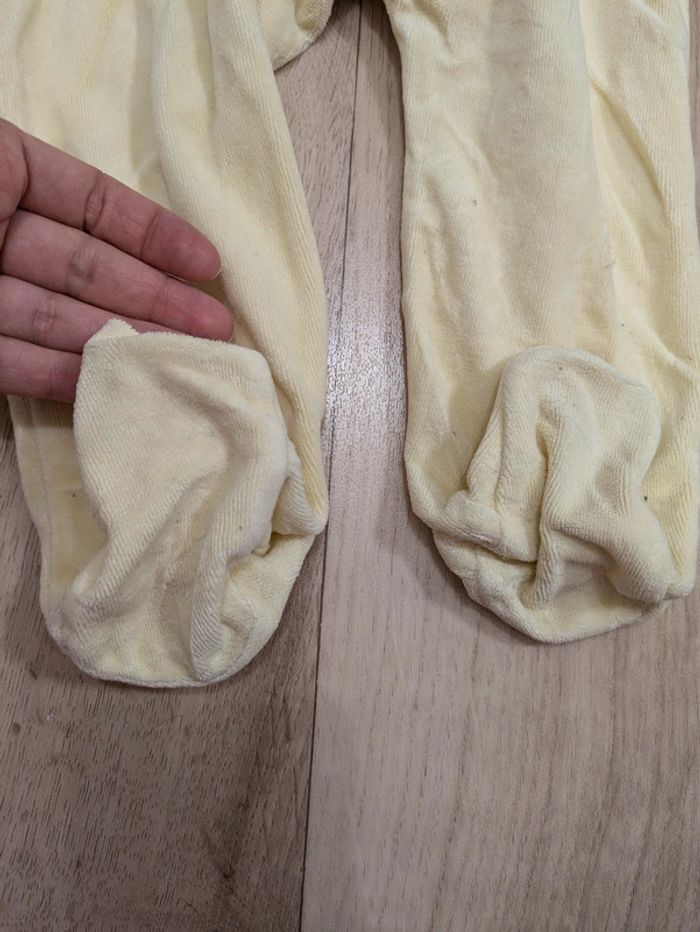 Pyjama/Grenouillère velours jaune 18 Mois - photo numéro 4