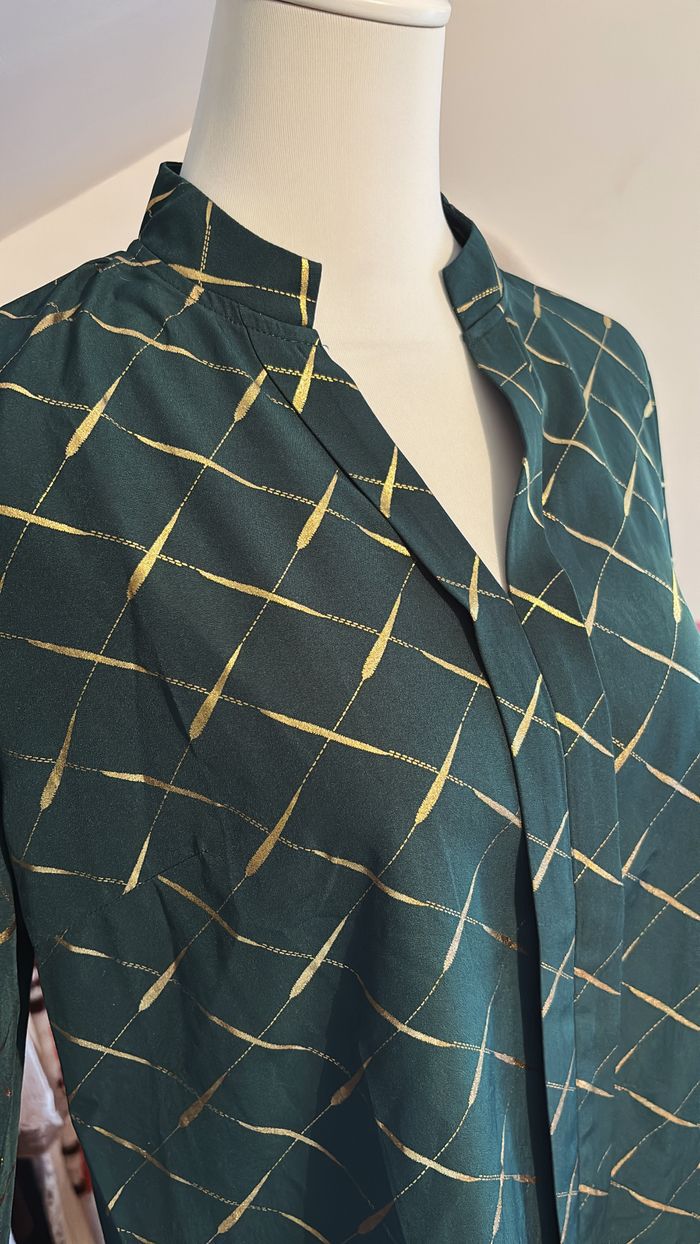 Blouse col V verte et doré Shein T40/42 - photo numéro 3