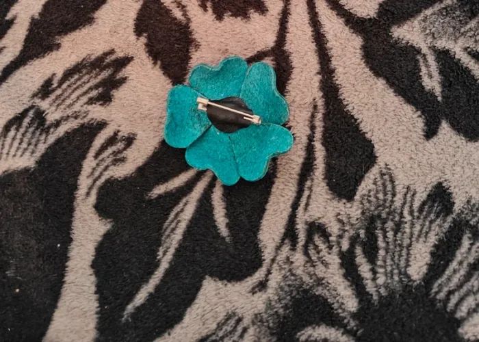 Lot de deux broches en forme de fleur - photo numéro 5