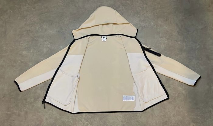 Veste Nike Tech Fleece Beige/Blanc à capuche - photo numéro 4