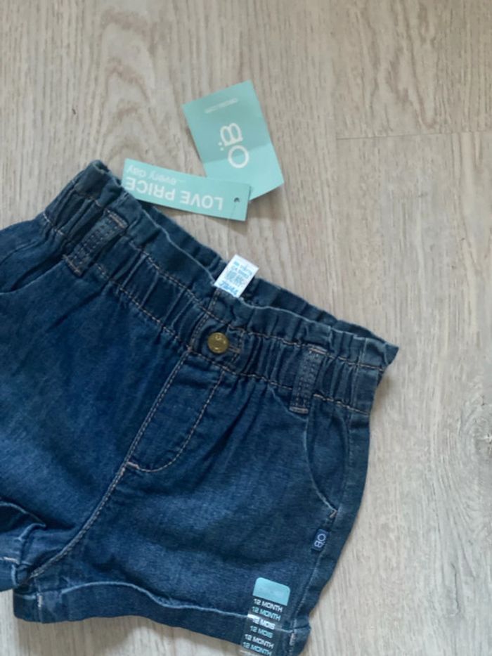 Short en jean, marque Obaibi taille 12 mois neuf - photo numéro 2